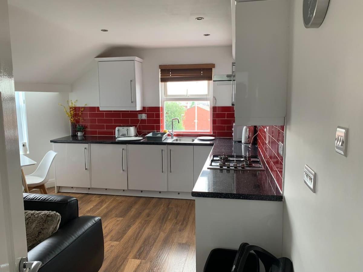 Modern Apartment Close To City Centre With Parking ليدز المظهر الخارجي الصورة