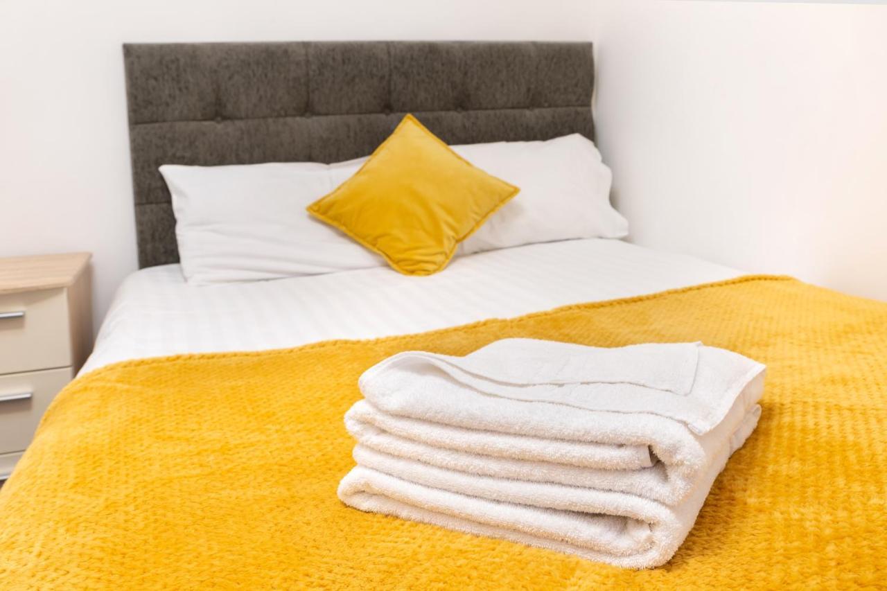 Modern Apartment Close To City Centre With Parking ليدز المظهر الخارجي الصورة